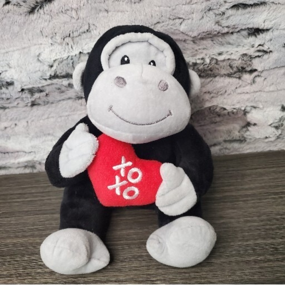 American Greetings Plush Gorilla Ape Stuffed Animal Love XOXO Heart Valentine's